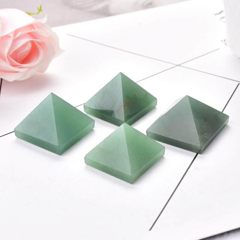 Crystal Pyramid Quartz Healing Stone Chakra Reiki Natural Crystal Green Aventurine Point Home Decor Crafts Of Gem Stone 1PC