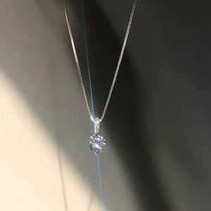 Sparkling, elegant and lovely droplet shaped pendant necklace, fashionable, classic and multifunctional Women's plated collarbone chain