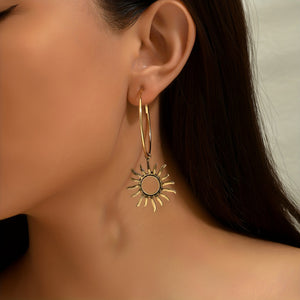 Creative Asymmetric Hoop Earrings With Sun Pendant Design Alloy Jewelry Vintage Punk Style Personality Ear Accessories