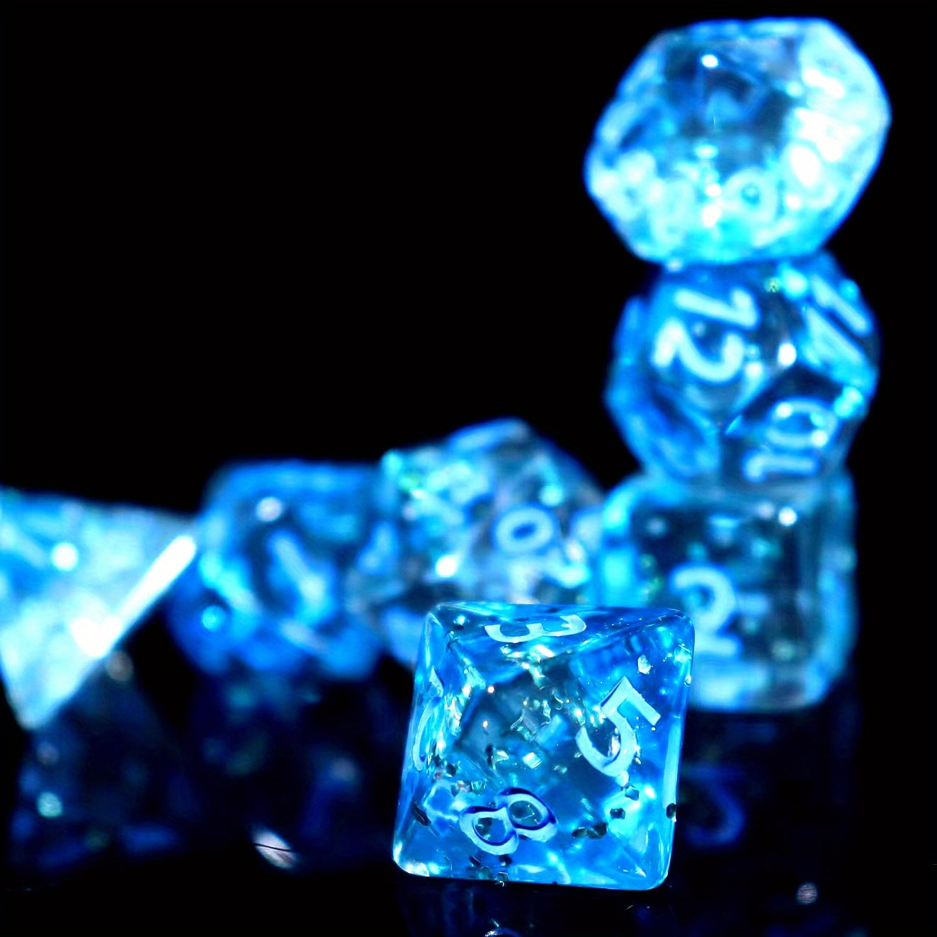 7pcs Glittery Two-Color Transparent Blue Translucent Polyhedral Dice - Perfect for Role-Playing!