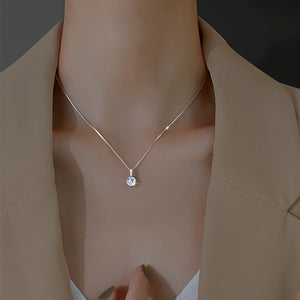 Sparkling, elegant and lovely droplet shaped pendant necklace, fashionable, classic and multifunctional Women's plated collarbone chain