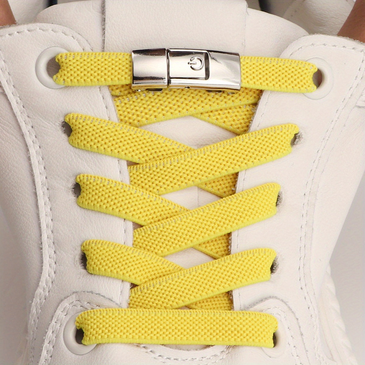 1pair Stylish and Comfortable Women's White Sneakers with Buckles - No More Hassle with Laces!