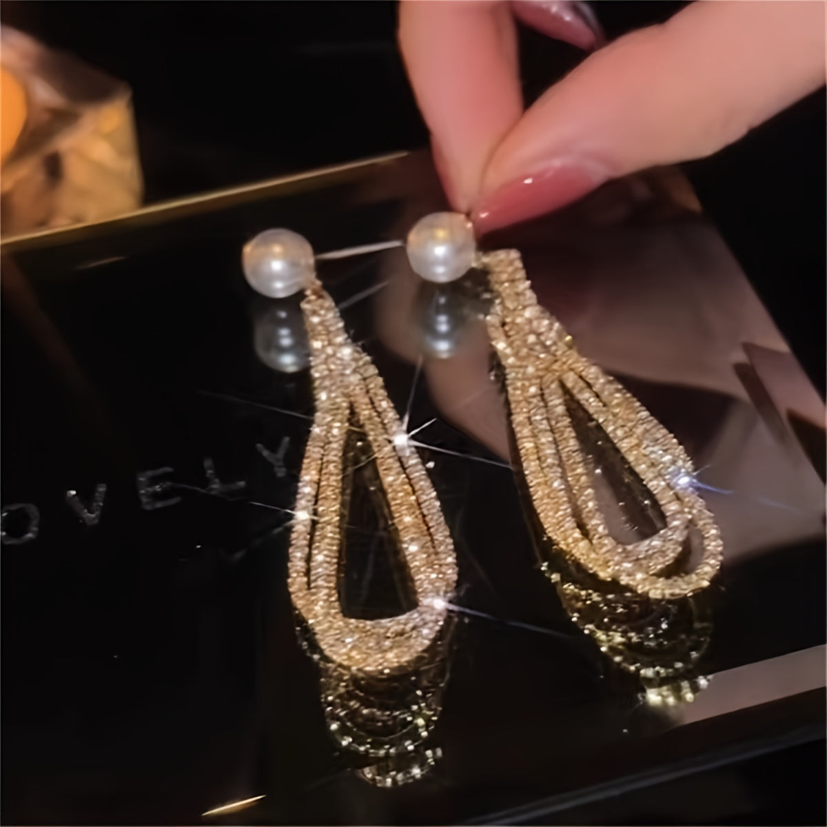 Pair of S925 Silver Pendant Earrings, Inlaid with Artificial Imitation Pearl and Sparkling Tassel Design, Make a Stylish and Luxurious Jewel