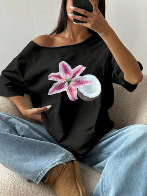 Sunnyshic Asymmetrical Shoulder Loose Lily Flower Print T-Shirt, Oversized Y2K Style Graphic Tees Women Tops