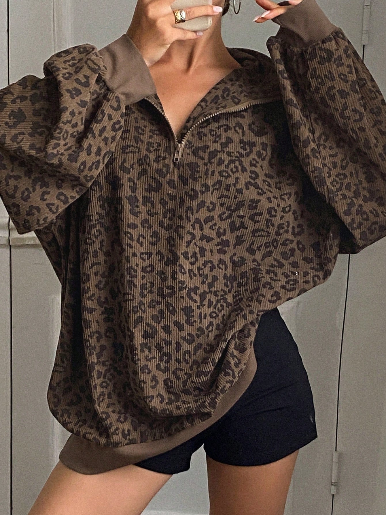 Livesso Women Casual Zip Up Front Long Sleeve Leopard Print Sweatshirt
