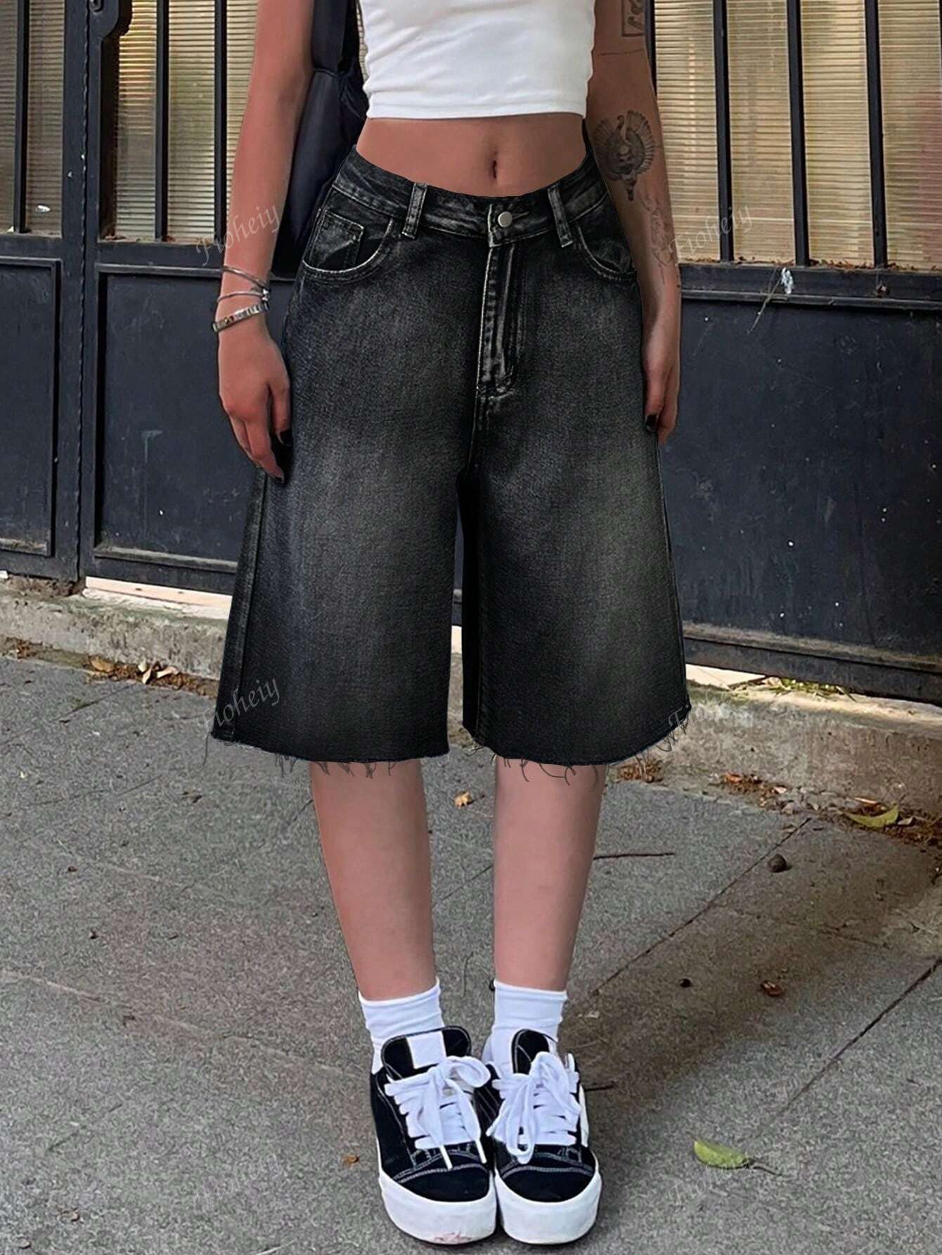 Y2K Vintage Slant Pocket Fringe Hem Wide Leg Bermuda Jeans Denim Jorts Casual Shorts
