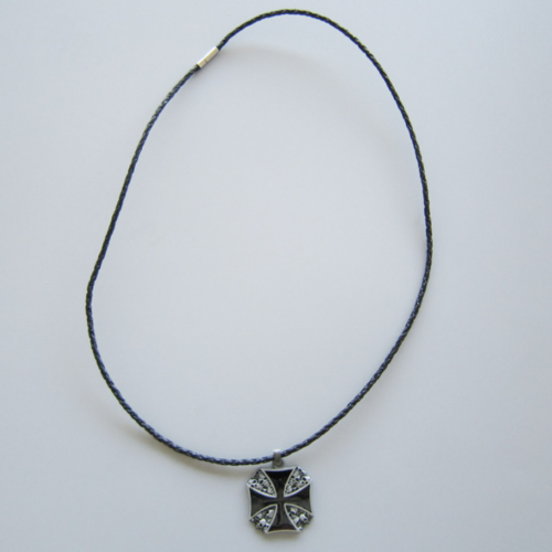 Mens Womens Metal Cross W Skulls Pendant Black Leather Rope Necklace US Local Shipping