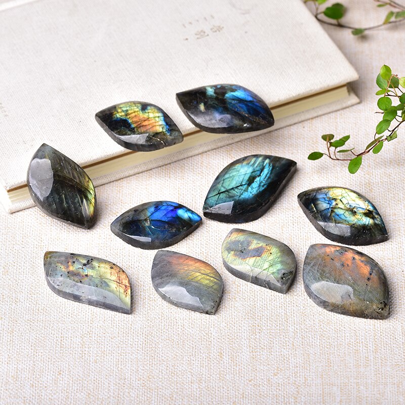 Natural Labradorite Leaf Shape Blue Purple Yellow Mineral Ornaments Energy Healing Stone DIY Jewelry Reiki Home Decoration