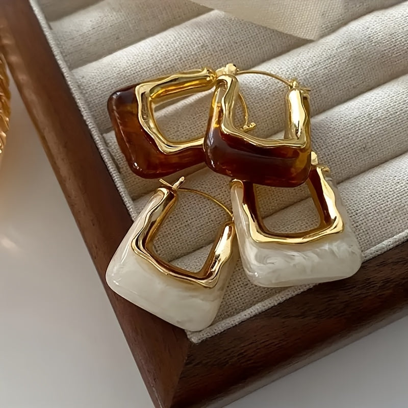 Elegant Vintage-Inspired U-Shaped Hoop Earrings with Amber Resin Accents - Chic Alloy Dangle Earrings for Women, Perfect for Casual Attire &