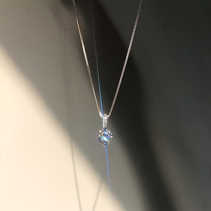 Sparkling, elegant and lovely droplet shaped pendant necklace, fashionable, classic and multifunctional Women's plated collarbone chain