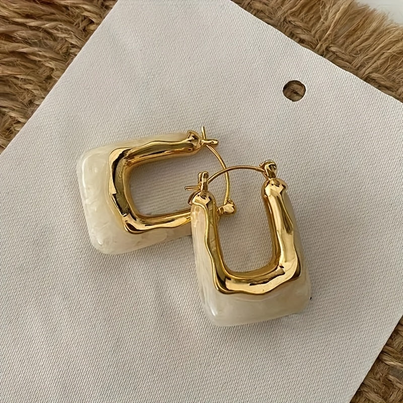 Elegant Vintage-Inspired U-Shaped Hoop Earrings with Amber Resin Accents - Chic Alloy Dangle Earrings for Women, Perfect for Casual Attire &