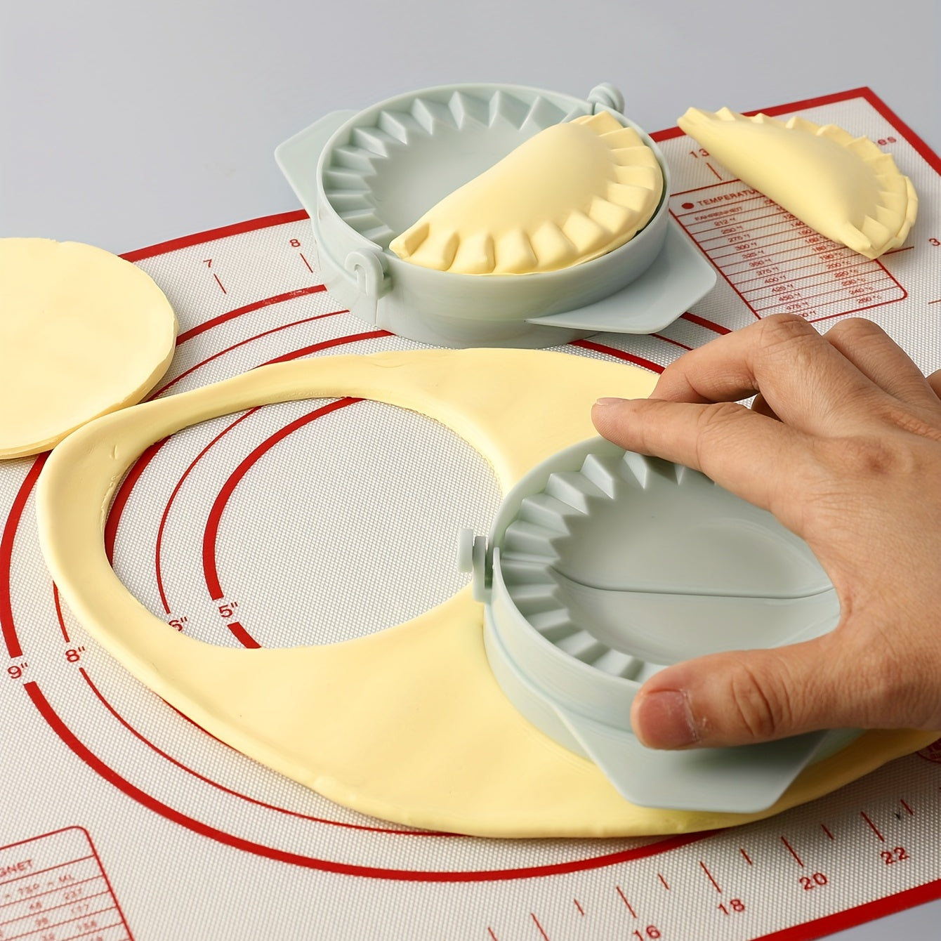 1pc Dumpling Maker, Empanadas Press Mold Maker, Dumpling Mold For Pierogi, Pastelitos, Calzone, Turnovers, Chinese Dumpling, Kitchen Gadgets