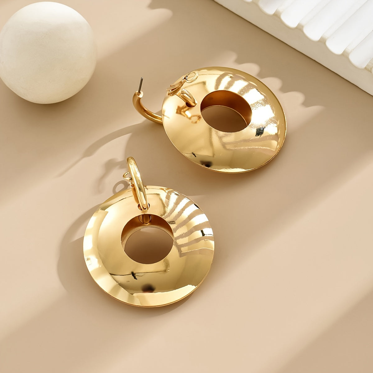 Big Round Ring Dangle Earrings Stylish Metal Feeling Glossy Alloy Jewelry Golden Hollow Out Earrings