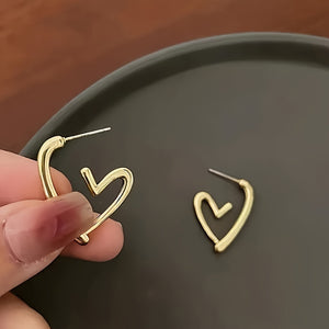 1 Pair Elegant 18K Golden Plated Hollow Heart-Shaped Hoop Earrings for Women, Cute 304 Stainless Steel, Hypoallergenic, Non-Fading, Versatil