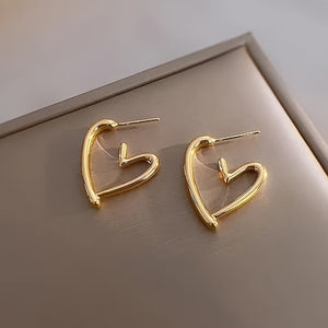 1 Pair Elegant 18K Golden Plated Hollow Heart-Shaped Hoop Earrings for Women, Cute 304 Stainless Steel, Hypoallergenic, Non-Fading, Versatil