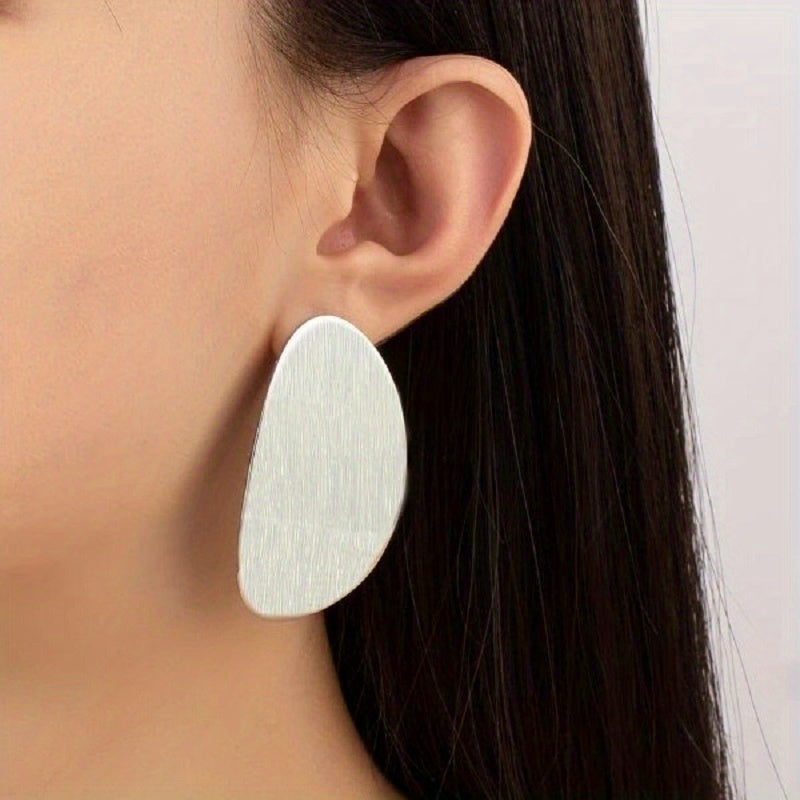 Golden / Silvery Oval Shape Stud Earrings Elegant Simple Style Zinc Alloy Jewelry Trendy Gift For Women Girls