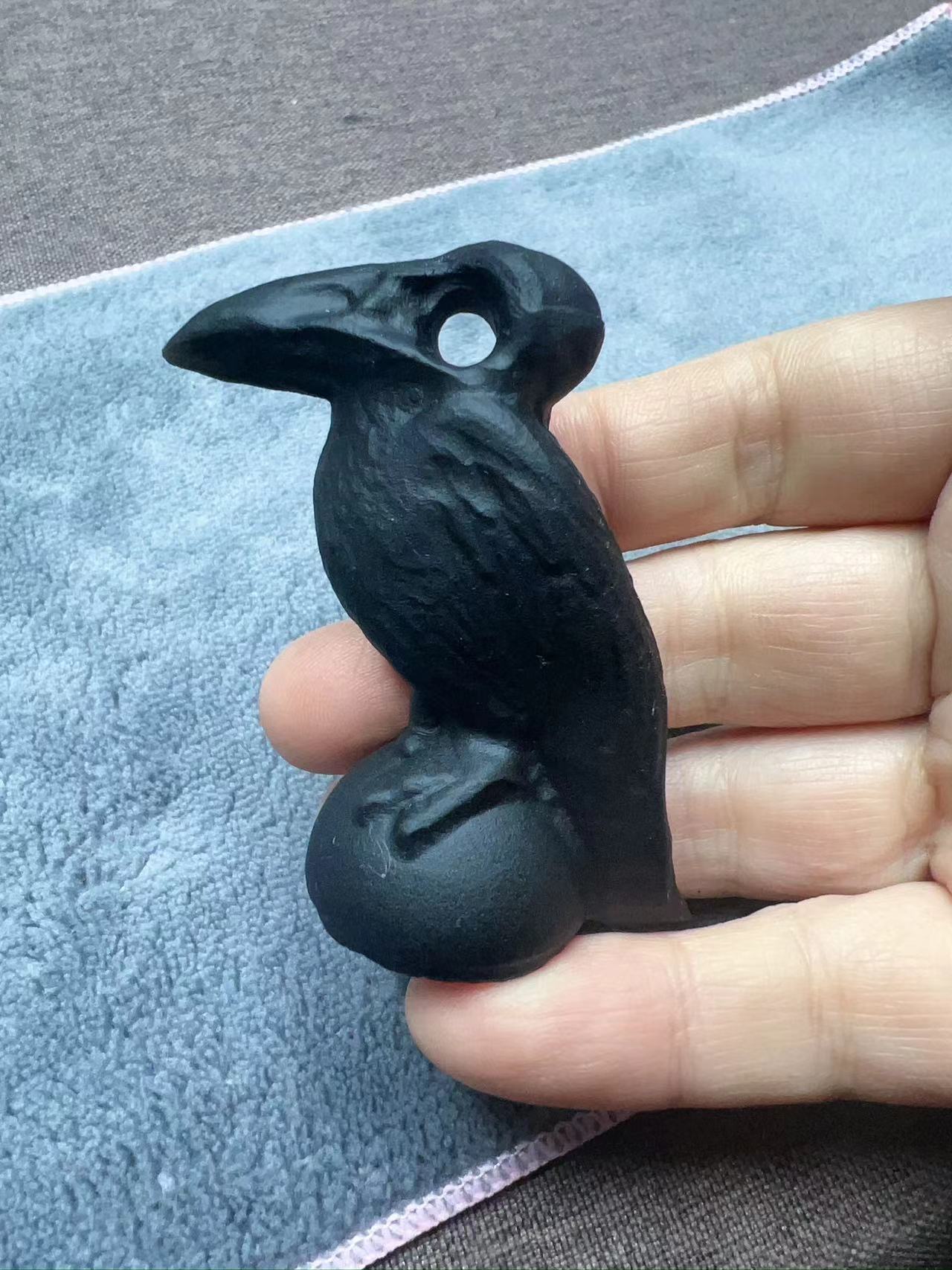 Black Obsidian Hand Carved Bird Raven Pierced Carved Bird Crystal Gift Crystal Animal Protection Stone