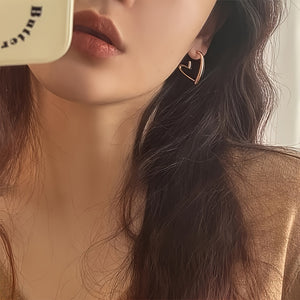 1 Pair Elegant 18K Golden Plated Hollow Heart-Shaped Hoop Earrings for Women, Cute 304 Stainless Steel, Hypoallergenic, Non-Fading, Versatil