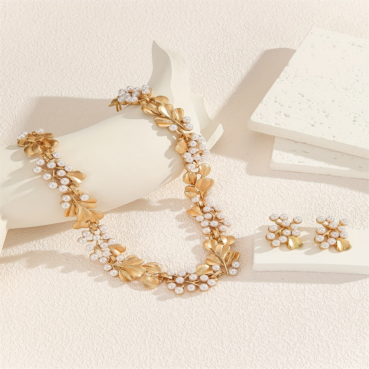 [Perfect Daily Wear Jewelry Set] [Everyday Elegance] Elegant Boho-Chic Faux Pearl & Golden Leaf Jewelry Set - Vintage-Inspired Necklace and