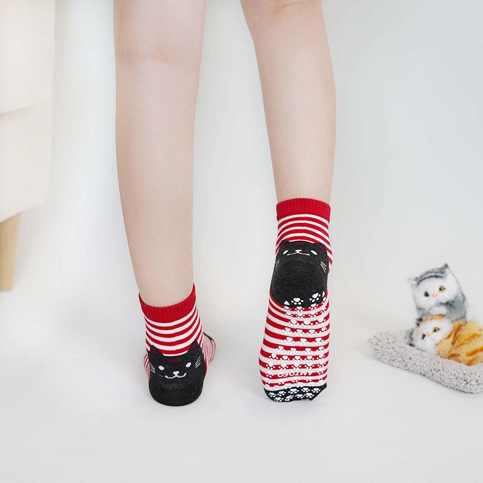 5 Pairs Women's Non-Slip Grip Socks with Cute Cartoon Cat Design - Anti-Skid Sole, Multi-Color Striped & Polka Dot Patterns, All-Season Machine Washable for Fitness, Training & Casual Wear, Casual Wear Socks | Cute Cat Socks | Durable Grip Socks, Cute Soc