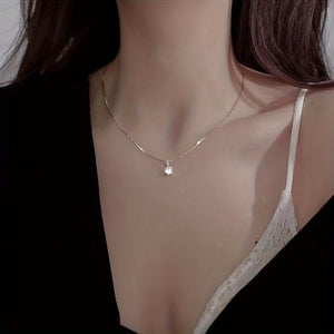 Sparkling, elegant and lovely droplet shaped pendant necklace, fashionable, classic and multifunctional Women's plated collarbone chain