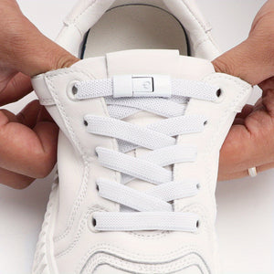 1pair Stylish and Comfortable Women's White Sneakers with Buckles - No More Hassle with Laces!