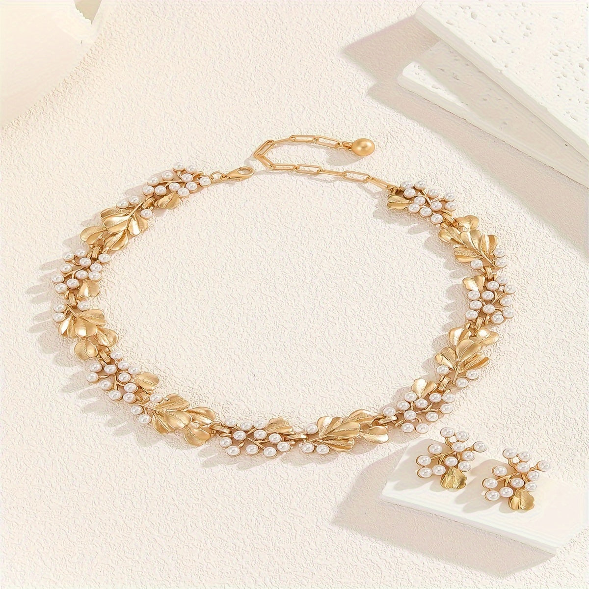 [Perfect Daily Wear Jewelry Set] [Everyday Elegance] Elegant Boho-Chic Faux Pearl & Golden Leaf Jewelry Set - Vintage-Inspired Necklace and