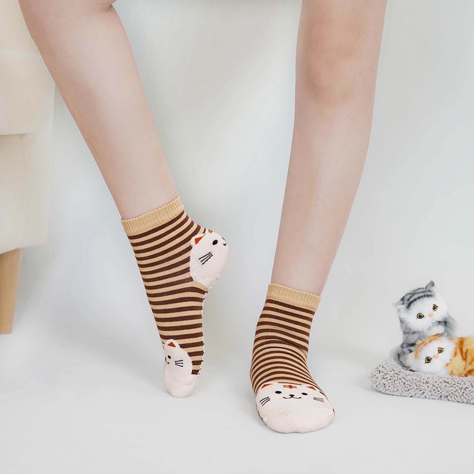 5 Pairs Women's Non-Slip Grip Socks with Cute Cartoon Cat Design - Anti-Skid Sole, Multi-Color Striped & Polka Dot Patterns, All-Season Machine Washable for Fitness, Training & Casual Wear, Casual Wear Socks | Cute Cat Socks | Durable Grip Socks, Cute Soc