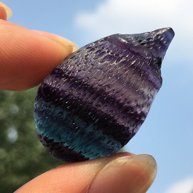 Natural Hand carved Rainbow fluorite hedgehog，quartz crystal，fluorite hedgehog，Fluorite animal crystal healing skull 1PC