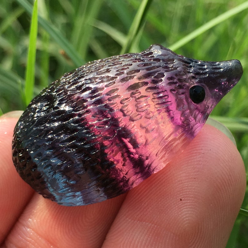 Natural Hand carved Rainbow fluorite hedgehog，quartz crystal，fluorite hedgehog，Fluorite animal crystal healing skull 1PC