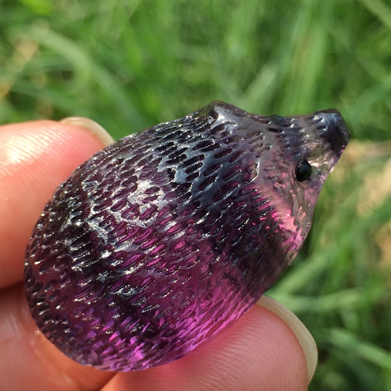 Natural Hand carved Rainbow fluorite hedgehog，quartz crystal，fluorite hedgehog，Fluorite animal crystal healing skull 1PC