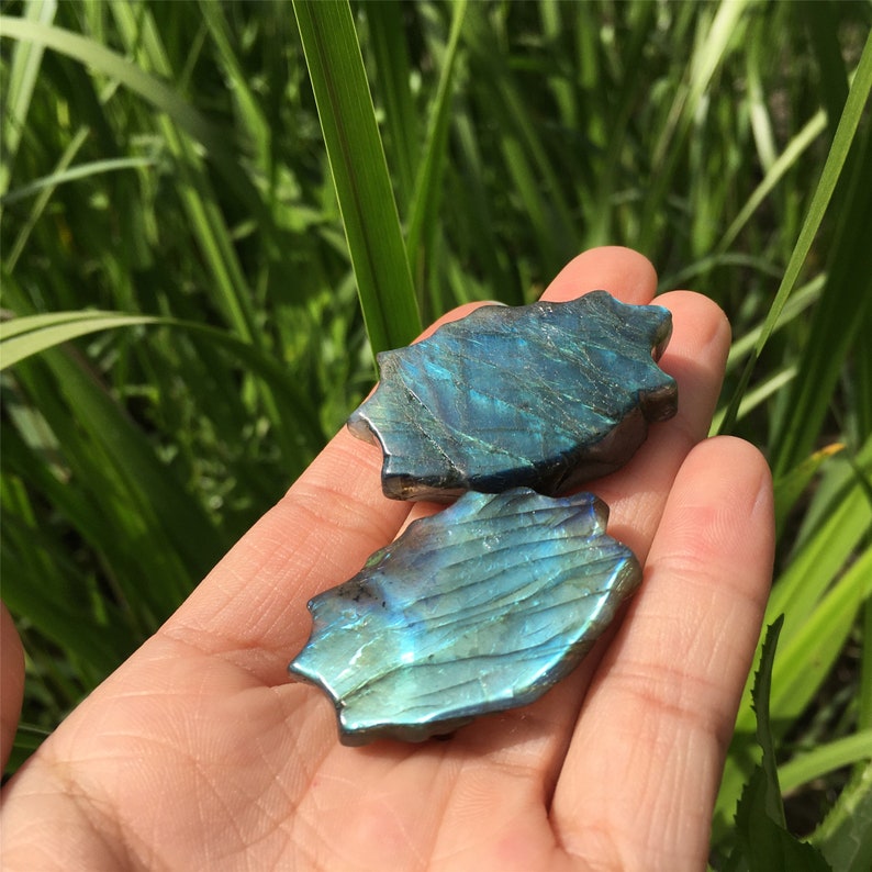2pcs Natural labradorite lotus,Quartz Crystal lotus,Crystal pendant,Rock,Gem,Home decoration,Crystal carving,Reiki Healing,Crystal gift 20g+