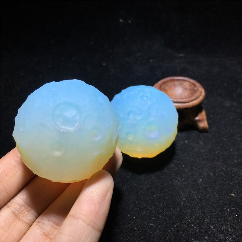 1pc Opalite Quartz Moon,Crystal Moon,Mineral samples,Crystal carving,Reiki Healing,Crystal collection,home decoration,Crystal Gift 80g+