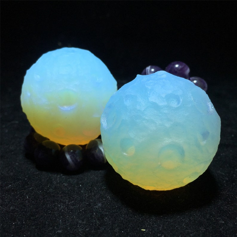 1pc Opalite Quartz Moon,Crystal Moon,Mineral samples,Crystal carving,Reiki Healing,Crystal collection,home decoration,Crystal Gift 80g+