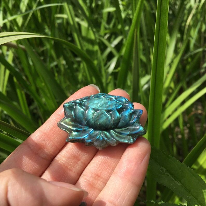 2pcs Natural labradorite lotus,Quartz Crystal lotus,Crystal pendant,Rock,Gem,Home decoration,Crystal carving,Reiki Healing,Crystal gift 20g+