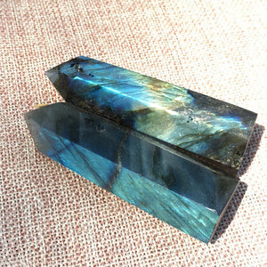 1pc Natural labradorite Obelisk,Crystal Wand Point,Crystal healing,Rock,Home Decoration,Energy pillar,Mineral Specimen,Reiki Healing 70g+
