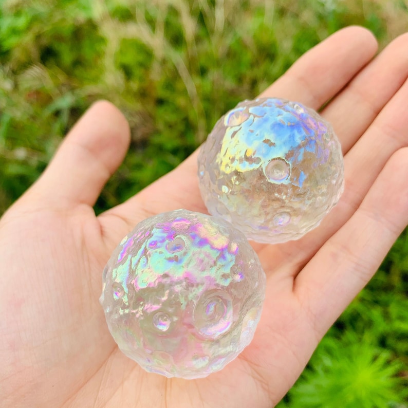 2pcs Titanium Rainbow Moon,Quartz Moon,Mineral samples,Crystal carving,Reiki Healing,Crystal collection,home decoration,Crystal Gift 160g+