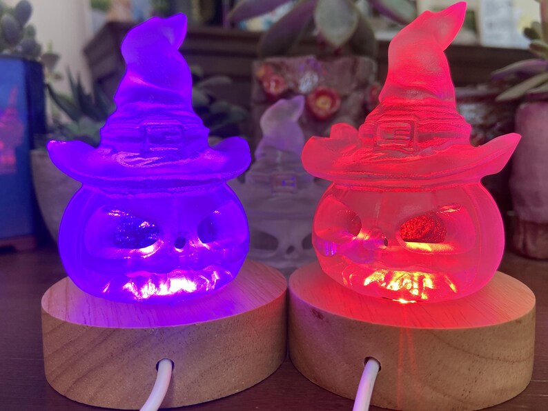 3'' Halloween crystal pumpkin lamp，Hand-carved White melting stone pumpkin，quartz crystal，crystal pumpkin，Crystal lamp base（USB port）