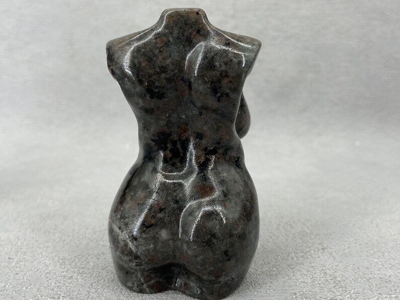 2.5'' Natural Hand carved Yooperlite skull，Yooperlite Plump Beauty，Crystal woman，Crystal goddess，Yoga Goddess，Quartz Crystal，Crystal Healing