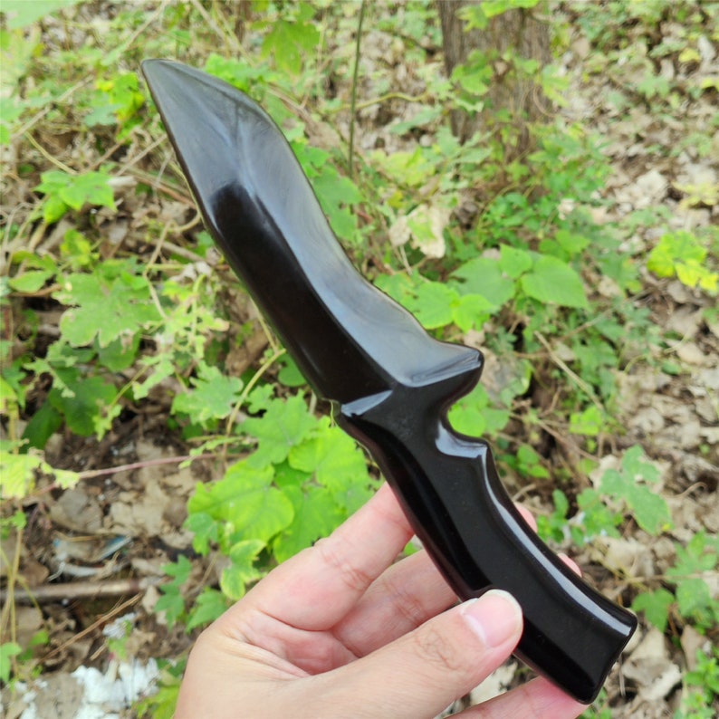 Natural Hand Carved Obsidian Knife,Crystal Quartz Dagger,Heal knife,Crystal knife,Crystal Sword,Home Decoration,Crystal Energy Gift 1pc
