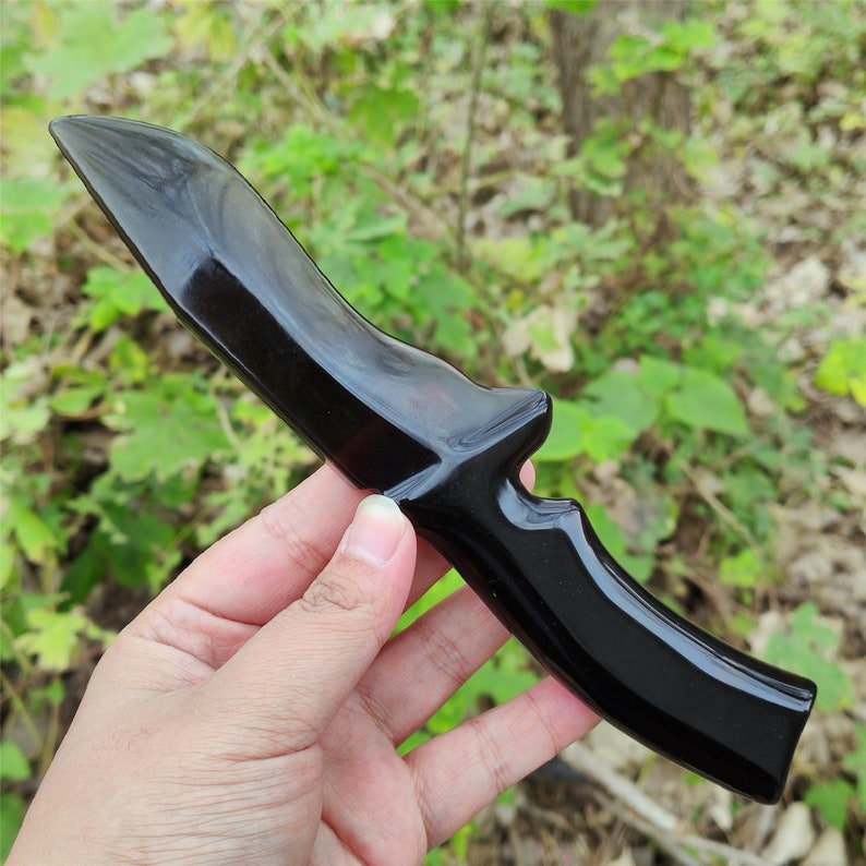 Natural Hand Carved Obsidian Knife,Crystal Quartz Dagger,Heal knife,Crystal knife,Crystal Sword,Home Decoration,Crystal Energy Gift 1pc