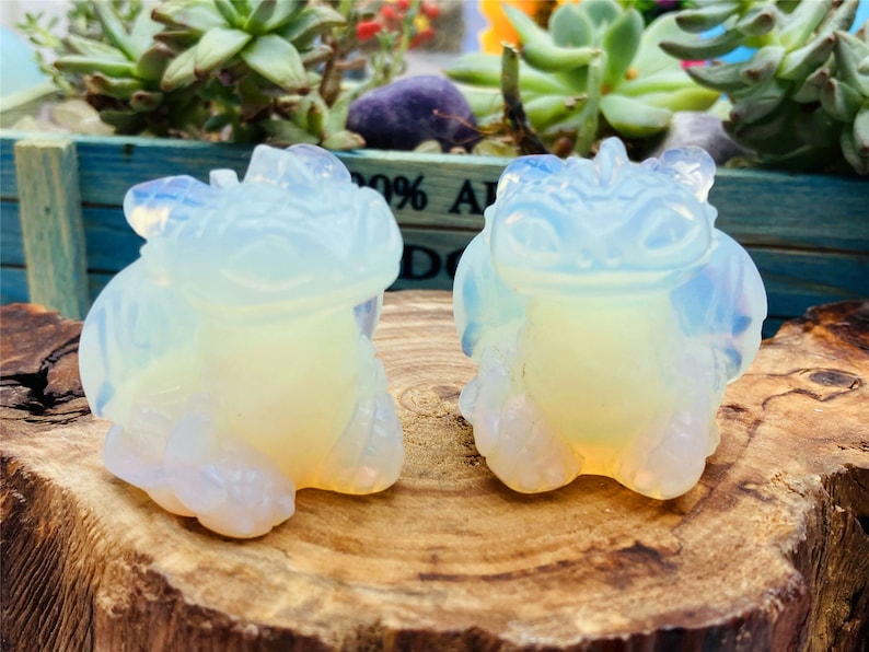 1.5" Hand Carved White Opalite Toothless,Quartz Crystal Toothless,Crystal Heal,Crystal Energy,Home Decoration,Crystal Chakra,Crystal Gifts