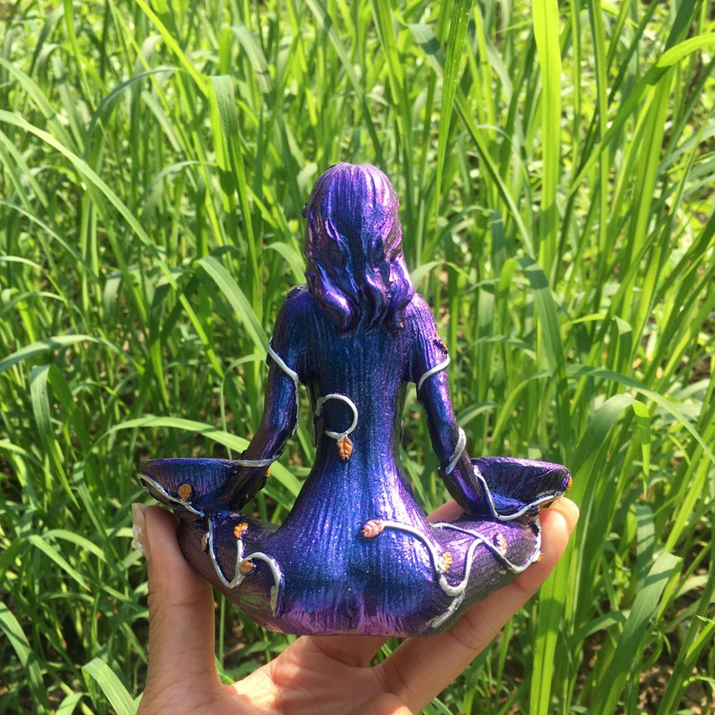 1PC Statue Of Goddess Gaia Base,Resin Decorations,Goddess Earth Resin Decorations Base,Goddess Gaia Decorations,Ball Base,Hand-carved,Gifts