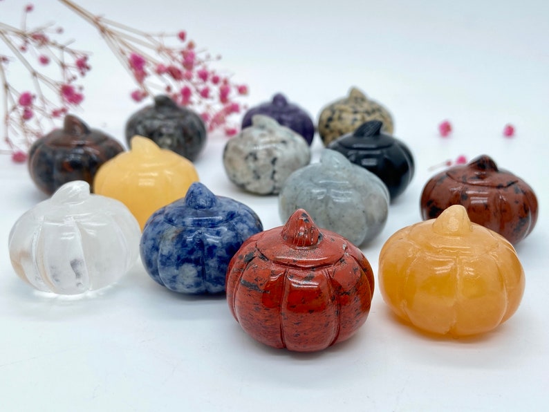 1.2'' Natural Crystal pumpkin，Hand Carved Pumpkin Skull，Crystal Healing，Halloween products，Home Decoration，Halloween Gifts，Crystal Carving