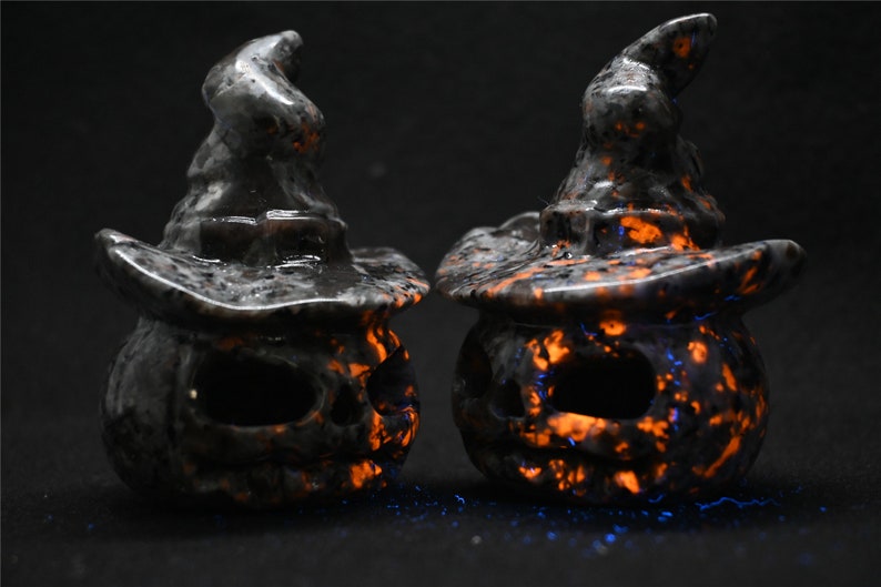 3'' Natural Hand carved Yooperlite skull，Yooperlite pumpkin，crystal skull，quartz crystal，crystal pumpkin Flurescent lamp（USB port）