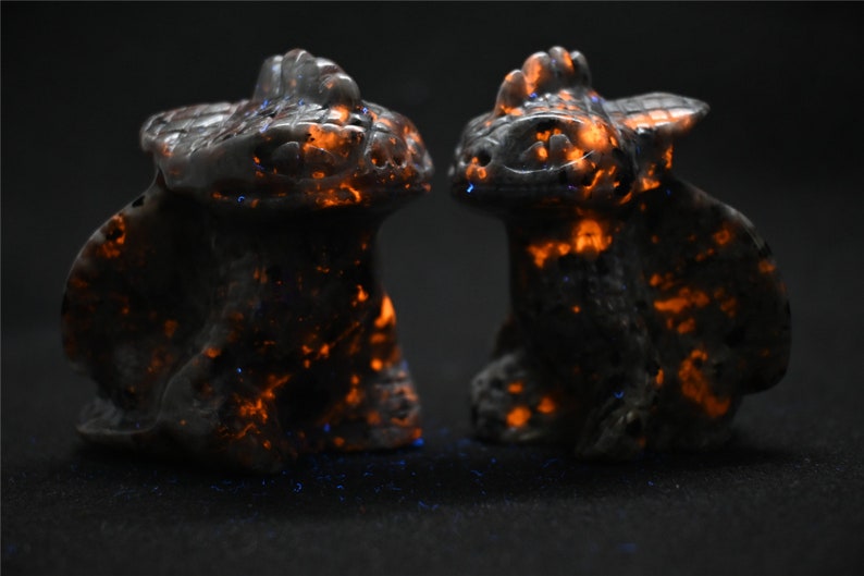 2'' Natural Yooperlite dragon，Flame stone Dragon，Hand carved Crystal Dragon，Quartz Crystal，crystal decor，Crystal ornament，Crystal Healing