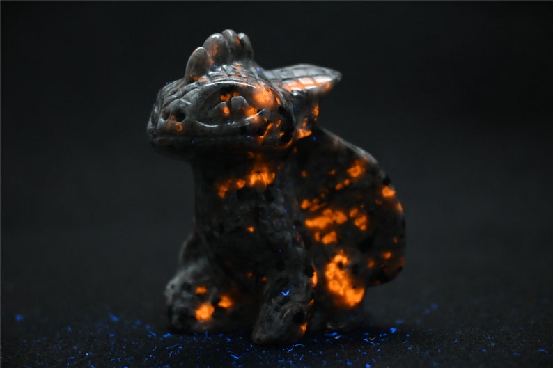 2'' Natural Yooperlite dragon，Flame stone Dragon，Hand carved Crystal Dragon，Quartz Crystal，crystal decor，Crystal ornament，Crystal Healing