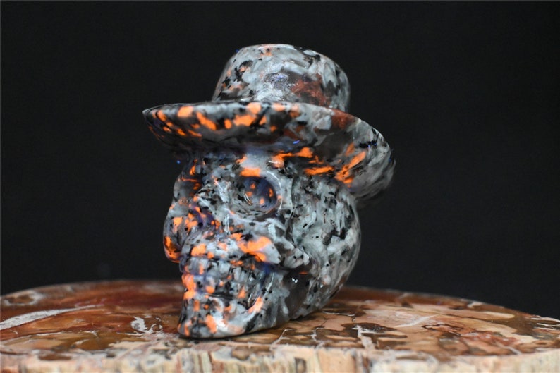 2.2'' Natural Hand Carved Yooperlite skull，crystal carved skull，crystal skull，Quartz Crystal，crystal skull healing stone 1PC