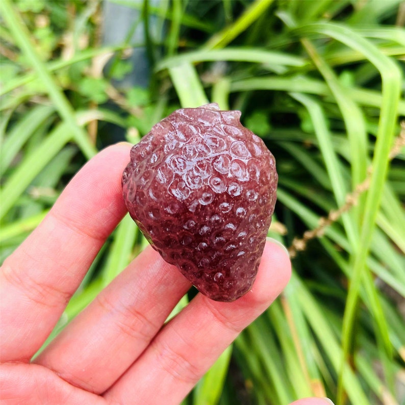 1.8inch+ Natural Hand Strawberry Quartz Strawberry Model Carved,Quartz Crystal Fruits Carved,Home Decoration,Crystal Reiki Heal,Crystal Gift