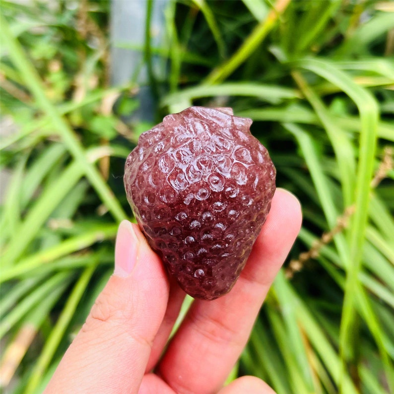 1.8inch+ Natural Hand Strawberry Quartz Strawberry Model Carved,Quartz Crystal Fruits Carved,Home Decoration,Crystal Reiki Heal,Crystal Gift